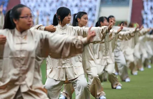 提高免疫力“千年养生操”八段锦：小功法，大作用！