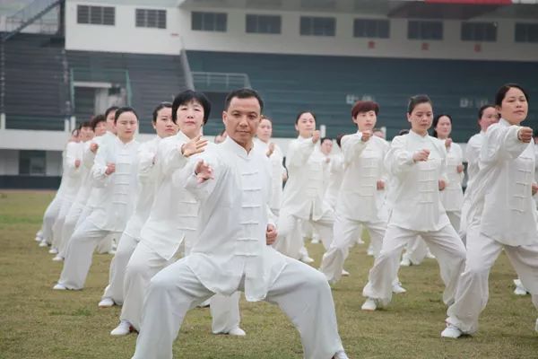 提高免疫力“千年养生操”八段锦：小功法，大作用！